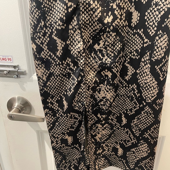 Missguided gray snake print satin cowl midi dress - Picture 5 of 8